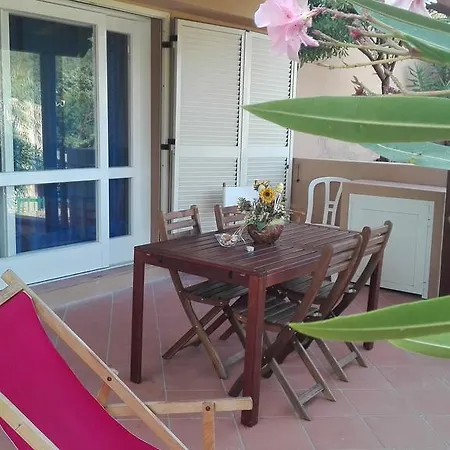 Alcina Apartment *
