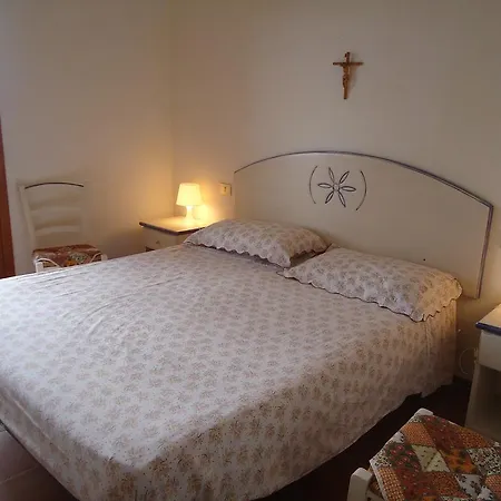 Alcina Apartment *